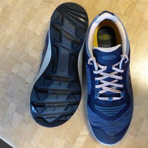 KEEN Women's Terradora Flex Low Height Waterproof Hiking Shoes size 8.5